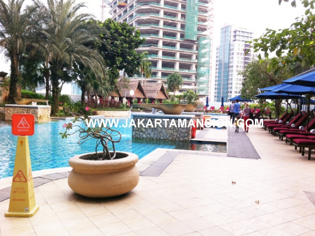 AR327 4 Bedroom Airlangga apartment at Ritz Carlton Mega Kuningan For Rent