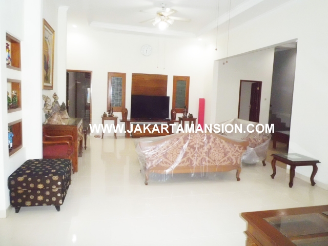 HR366 House for rent at senopati