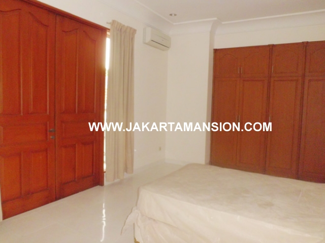 HR371 House for rent at Cipete