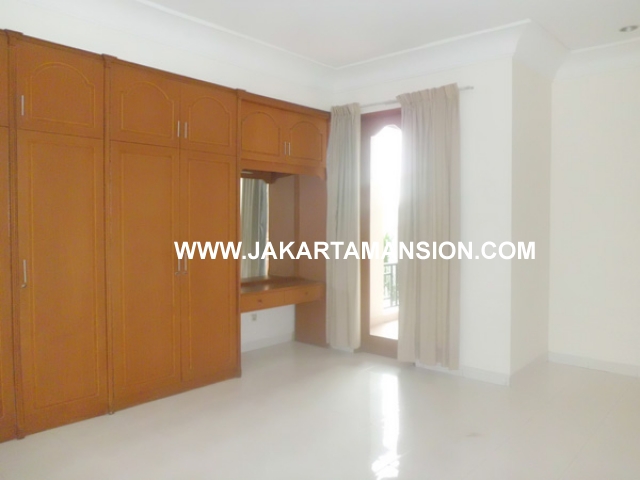 HR371 House for rent at Cipete
