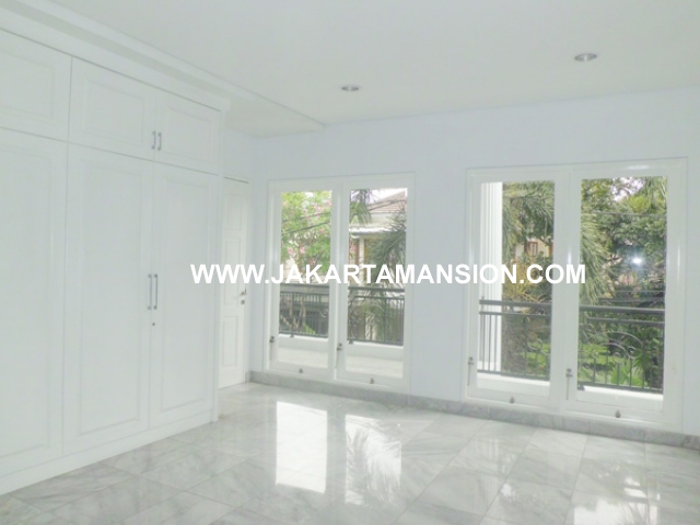 HR378 House for rent at Senayan Kebayoran Baru