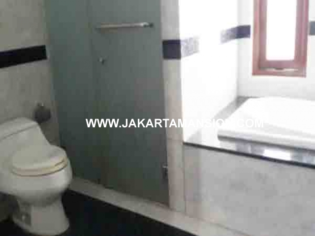 HR396 House for rent at menteng