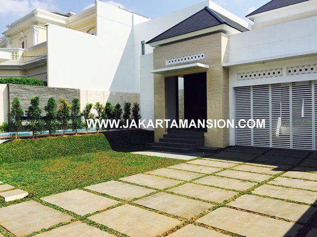 HR547 House for rent at Menteng Suitable to Embassy 
