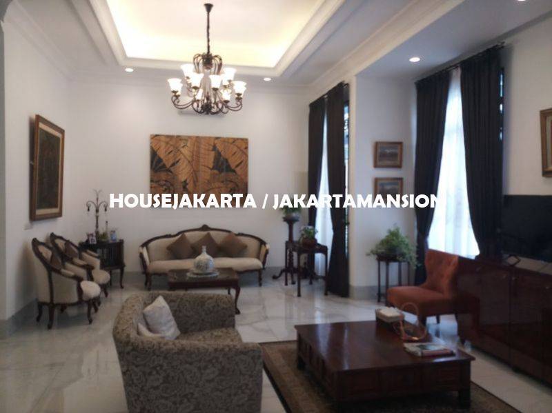 HR587 House for rent at Senayan 