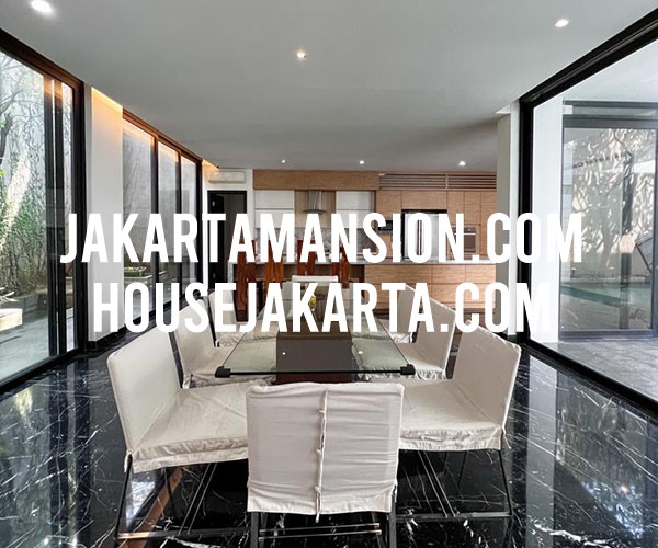 HS763 Rumah Mewah Menteng Jakarta Pusat Dijual Murah ada Pool 2 lantai Elite