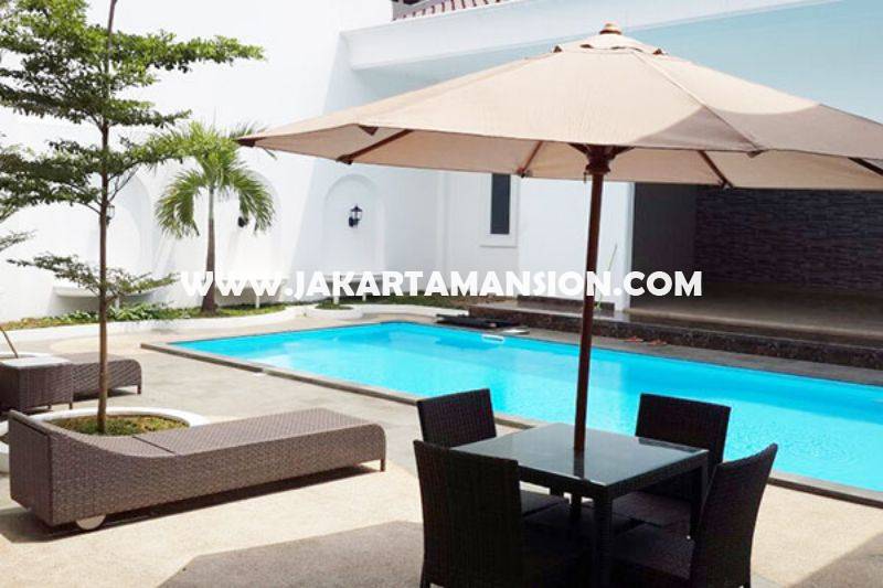 HS808 Rumah Brand New Jalan Agus Salim Menteng Fully Furnished Dijual Murah ada Pool